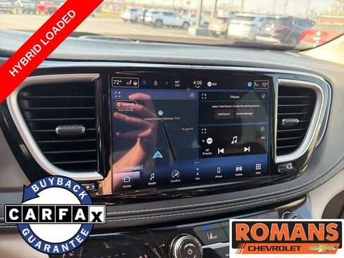 Used 2024 Chrysler Pacifica Limited FWD image 15