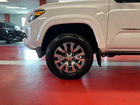 Certified 2023 Toyota Tacoma Limited AWD/4WD image 27