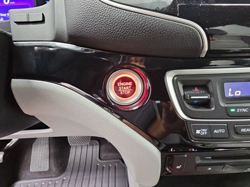 Used 2021 Honda Pilot Touring image 26