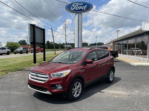 Used 2017 Ford Escape SE w/ Equipment Group 201A AWD/4WD image 6