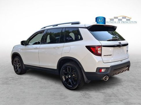 Certified 2024 Honda Passport Black Edition image 4