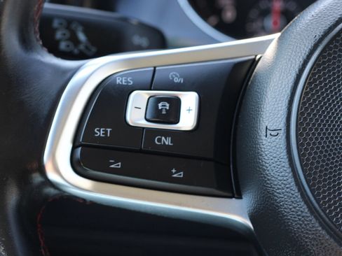 Used 2017 Volkswagen GTI Autobahn FWD image 15