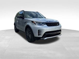 Used 2024 Land Rover Discovery Dynamic SE video 3