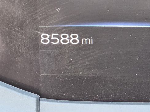 Used 2025 Toyota Prius Plug-In Hybrid FWD image 21