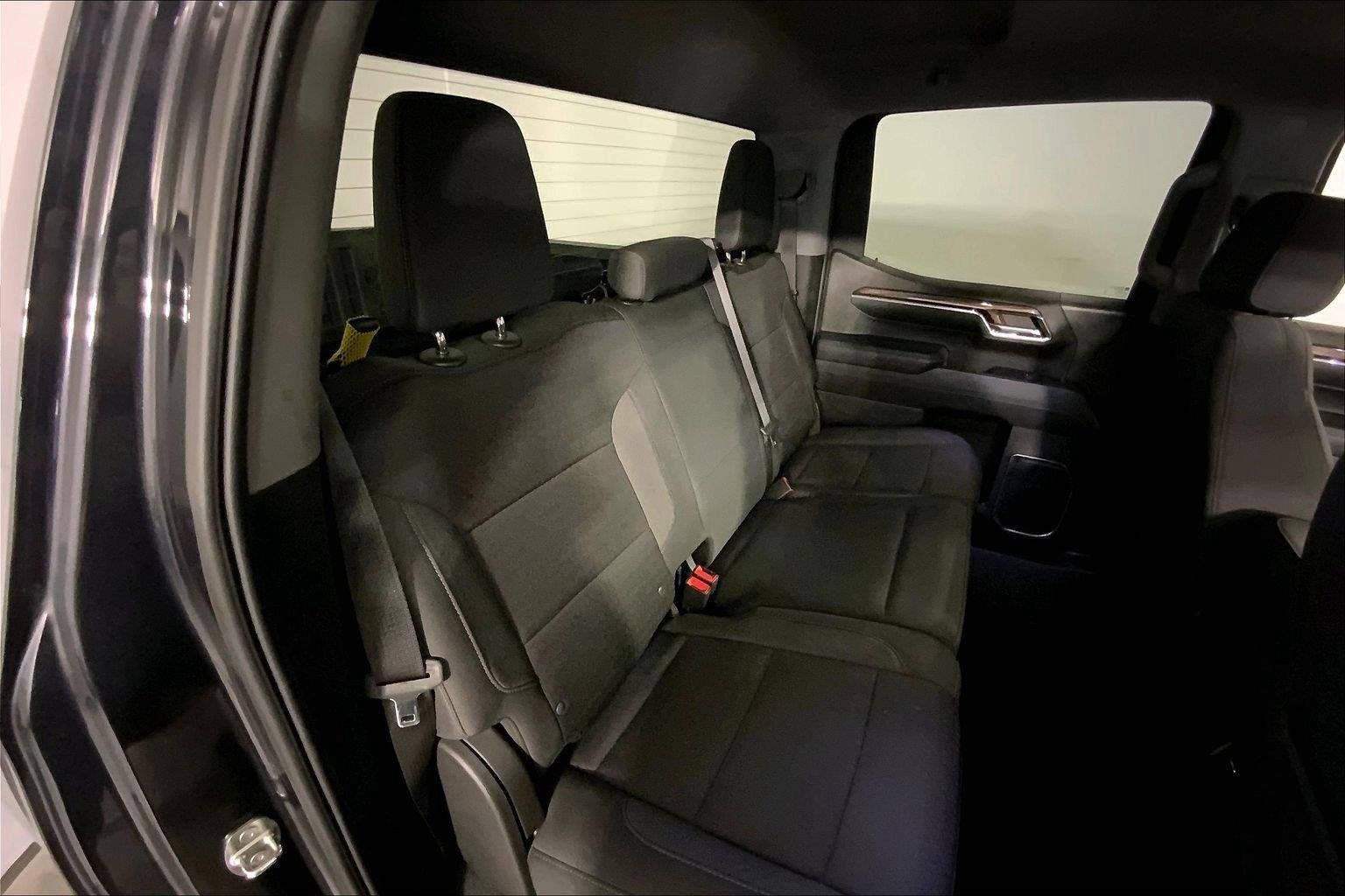 Used 2024 Chevrolet Silverado 1500 LT AWD/4WD image 23