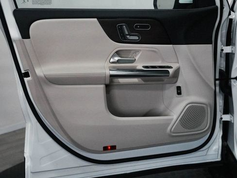 Used 2023 Mercedes-Benz GLA 250 4MATIC image 11