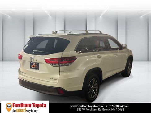 Used 2019 Toyota Highlander XLE AWD/4WD image 7