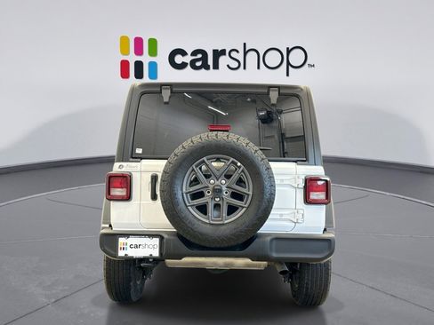 Used 2024 Jeep Wrangler Unlimited Sport image 4