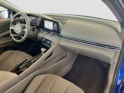 Used 2024 Hyundai Elantra SEL FWD image 29