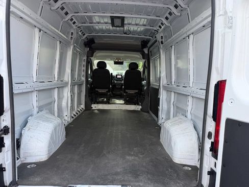 Used 2025 RAM ProMaster 2500 w/ Convenience Group FWD image 18