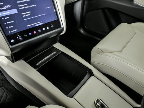 Used 2018 Tesla Model X 100D image 43