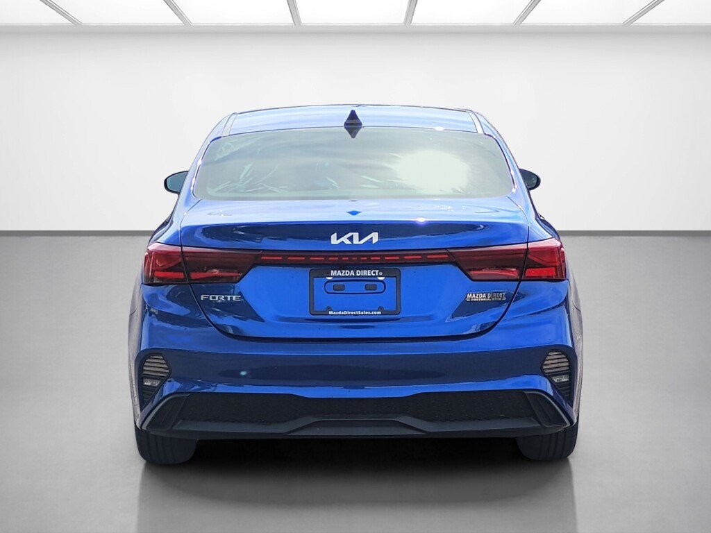 Used 2022 Kia Forte LXS FWD image 4