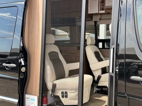 Used 2015 Mercedes-Benz Sprinter 3500 image 17