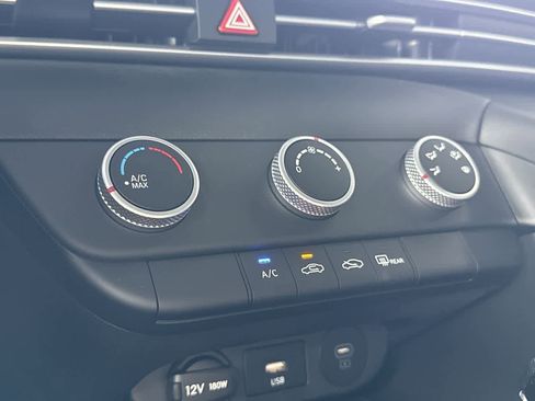 Used 2026 Hyundai Elantra SE FWD image 20