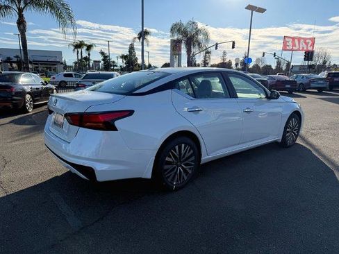 New 2025 Nissan Altima 2.5 SV image 6