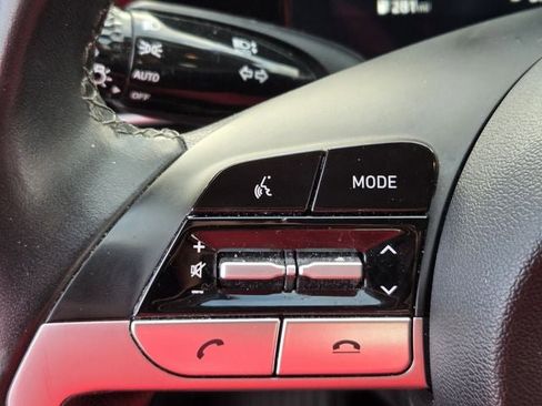 Used 2023 Hyundai Elantra SEL w/ Convenience Package image 30