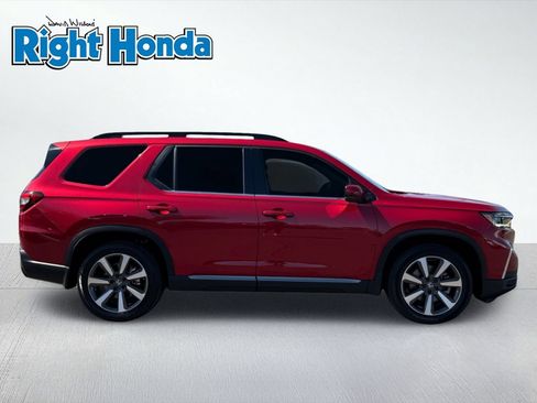 Used 2023 Honda Pilot Touring image 8
