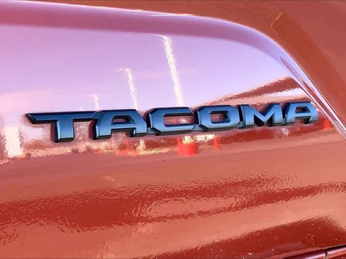 Used 2025 Toyota Tacoma TRD Off-Road image 9