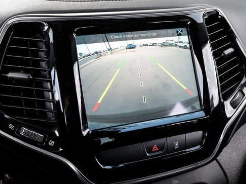 Used 2022 Jeep Cherokee Limited image 30