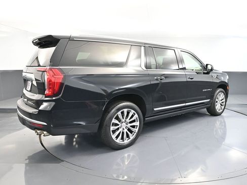 Used 2023 GMC Yukon XL Denali image 6