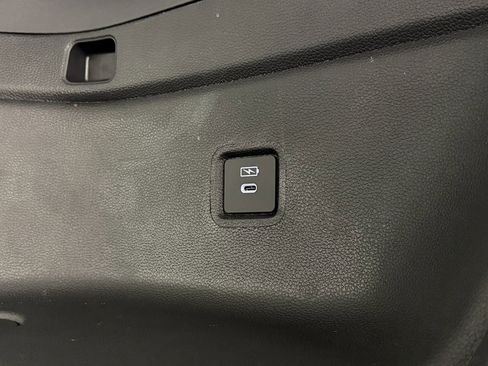 Used 2025 Honda Pilot TrailSport image 35