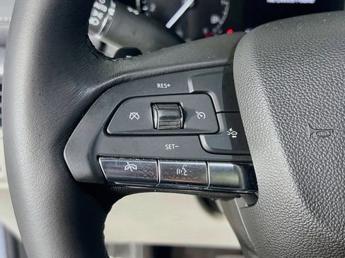 Used 2023 Cadillac XT4 Premium Luxury w/ Enhanced Visibility Package FWD image 17