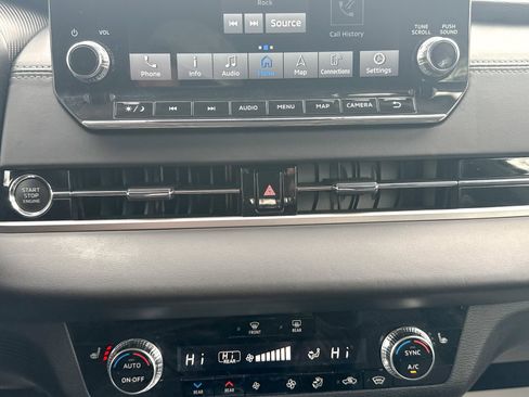 Used 2023 Mitsubishi Outlander SEL image 32