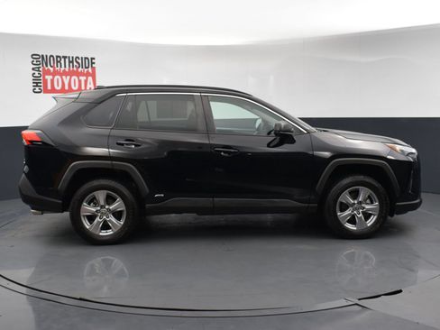 Used 2023 Toyota RAV4 LE AWD/4WD image 5