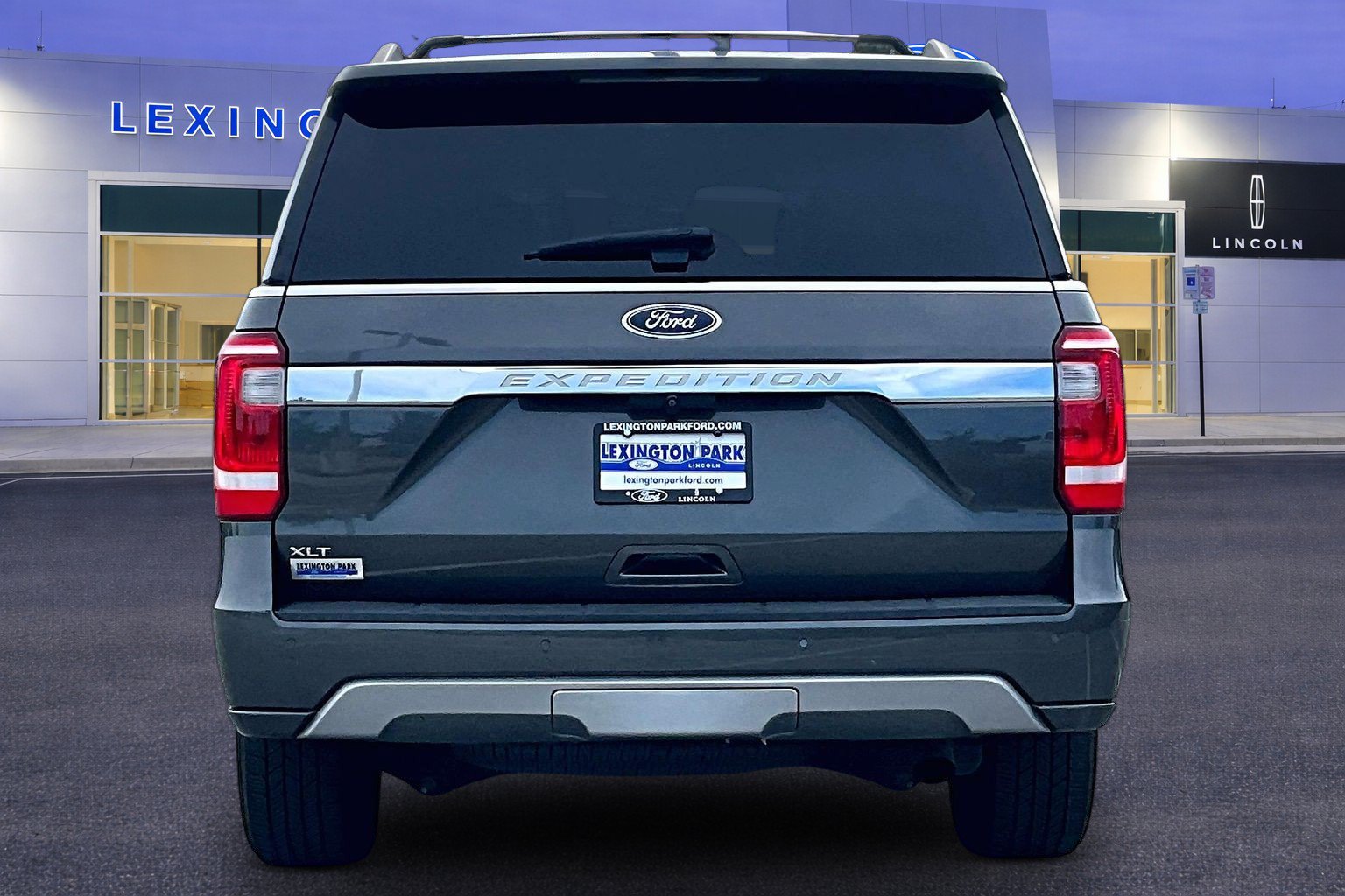 Used 2020 Ford Expedition XLT w/ Equipment Group 201A AWD/4WD image 6