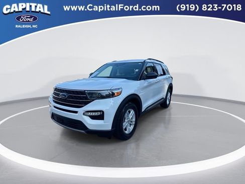 Used 2021 Ford Explorer XLT w/ Equipment Group 202A RWD image 4