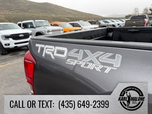 Used 2016 Toyota Tacoma TRD Sport w/ Towing Package AWD/4WD image 11