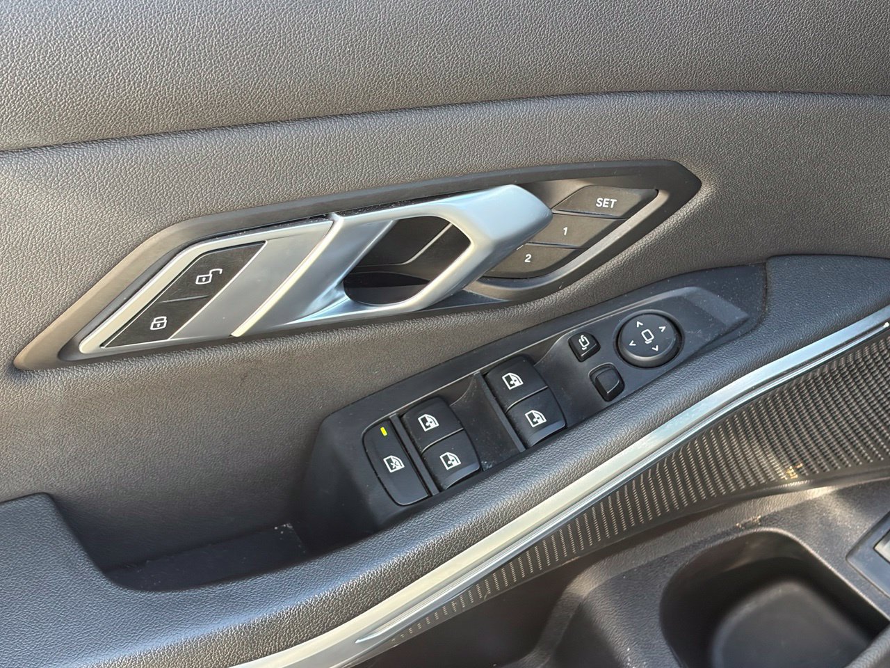 Used 2021 BMW 330i Sedan w/ M Sport Package RWD image 7