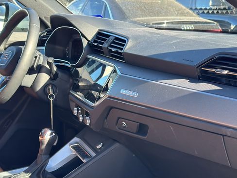 Used 2025 Audi Q3 2.0T Premium image 27