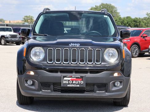 Used 2017 Jeep Renegade Latitude FWD image 2