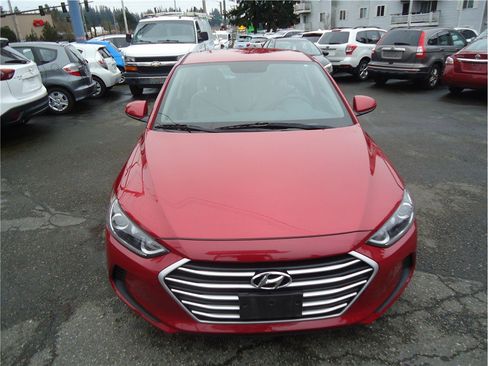 Used 2017 Hyundai Elantra SE image 2