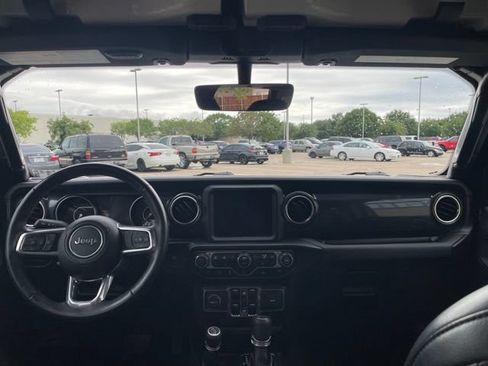 Used 2022 Jeep Wrangler Unlimited Sahara AWD/4WD image 17