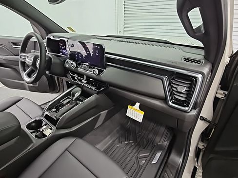 New 2026 GMC Canyon Elevation w/ Convenience Package RWD image 39