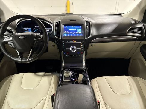 Used 2019 Ford Edge Titanium w/ Equipment Group 301A AWD/4WD image 10
