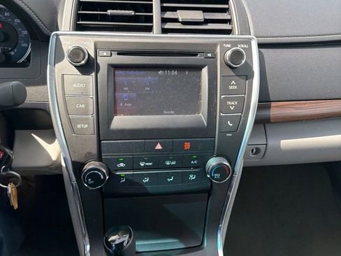 Used 2016 Toyota Camry LE FWD image 16