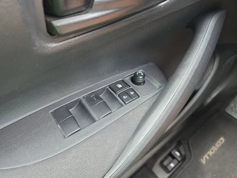 Used 2023 Toyota Corolla LE FWD image 22