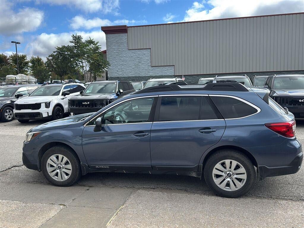 Used 2018 Subaru Outback 2.5i Premium AWD/4WD image 7