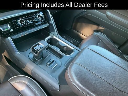 Used 2023 GMC Sierra 1500 Denali AWD/4WD image 17