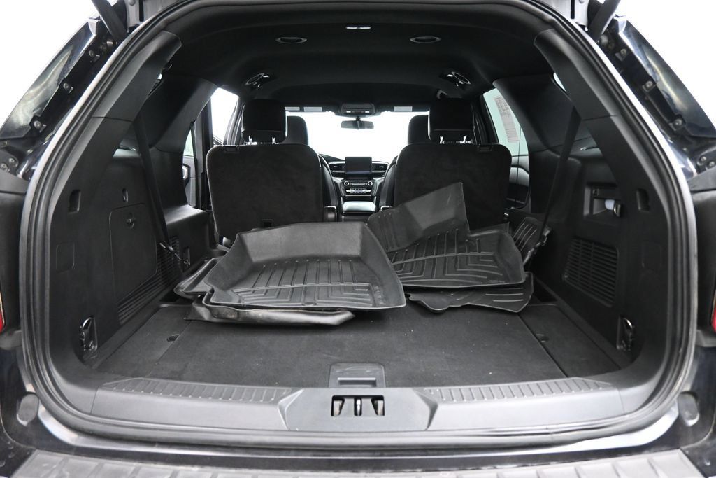 Used 2020 Ford Explorer XLT w/ Equipment Group 202A RWD image 17