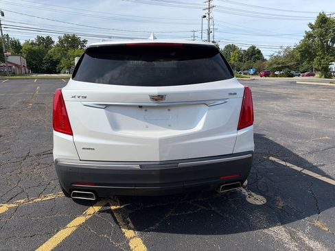 Used 2018 Cadillac XT5 Luxury w/ Driver Awareness Package AWD/4WD image 6