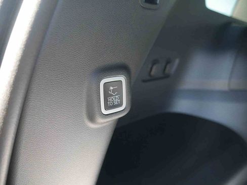 New 2026 Jeep Cherokee Limited image 9