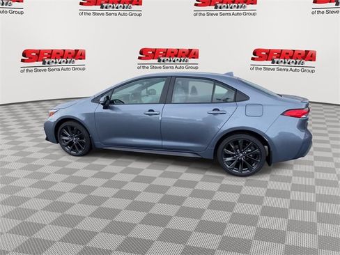 Used 2025 Toyota Corolla SE image 6