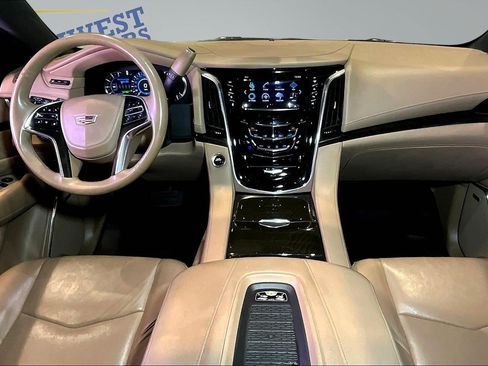 Used 2018 Cadillac Escalade ESV Platinum AWD/4WD image 8