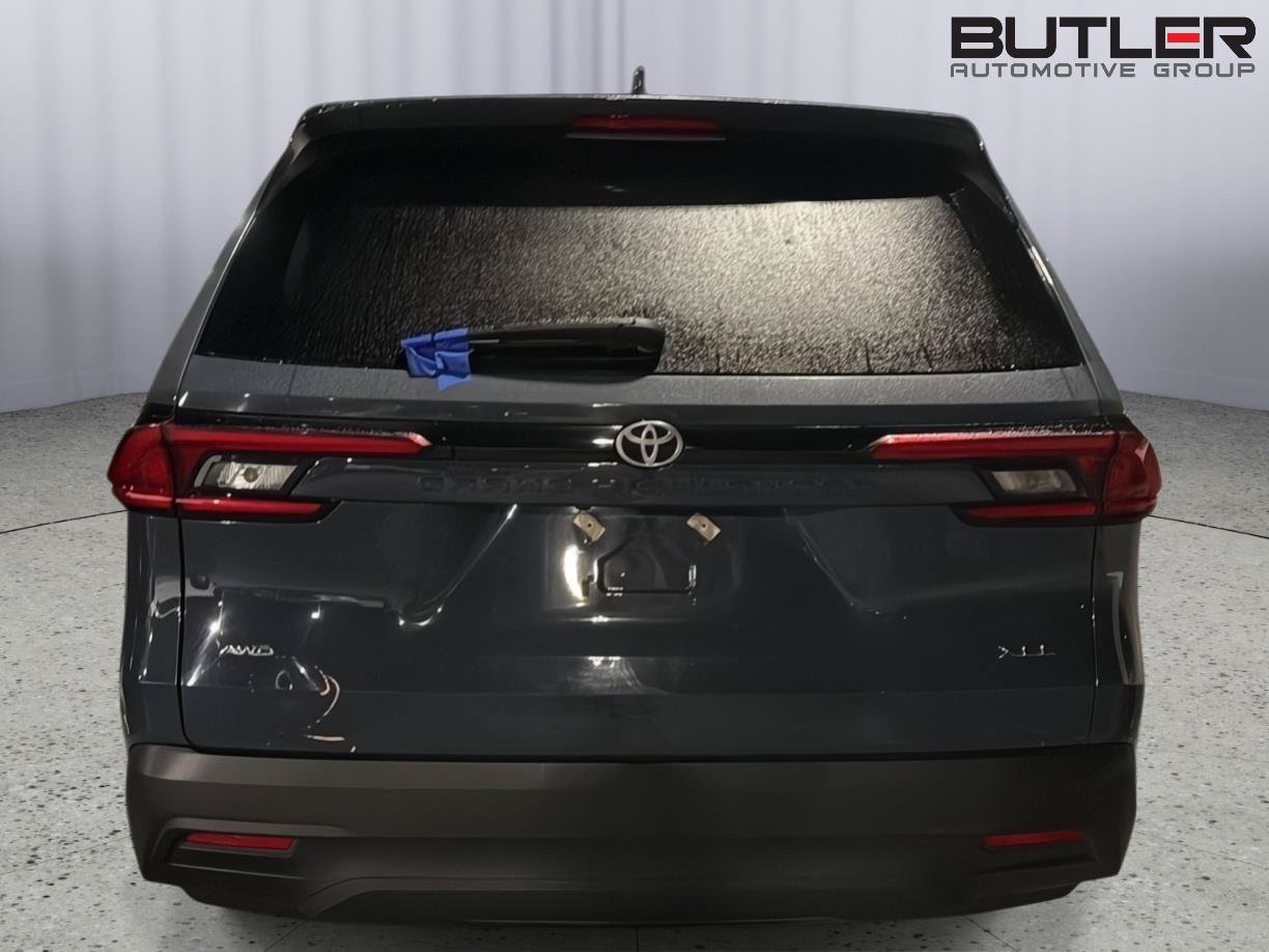 Used 2025 Toyota Grand Highlander AWD image 9