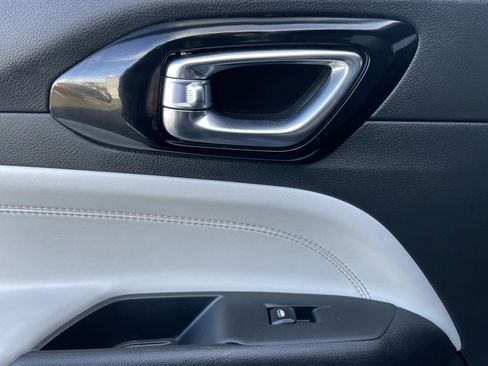 Certified 2024 Jeep Compass Limited image 29