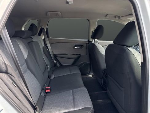 Used 2023 Nissan Rogue SV image 27